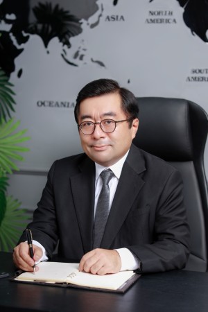 Tiến sĩ Luật Hirota Fushihara