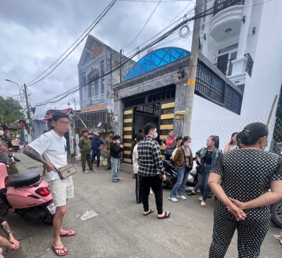 TP.HCM: NGHI VỠ HỤI HƠN 200 TỶ ĐỒNG, HÀNG TRĂM NGƯỜI MÒN MỎI CHỜ SUỐT 3 NGÀY LIỀN VẪN TRẮNG TAY